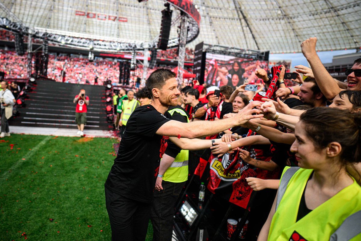 bayer04fussball's tweet photo. 🙌🙌🙌🙌🙌🙌🙌🙌
#Winnerkusen | #ForOurDream
RE-LIVE: https://t.co/1NOTps4BF5
#DeutscherMeisterSVB | #DFBPokalSieger https://t.co/bGJqDK7pRh