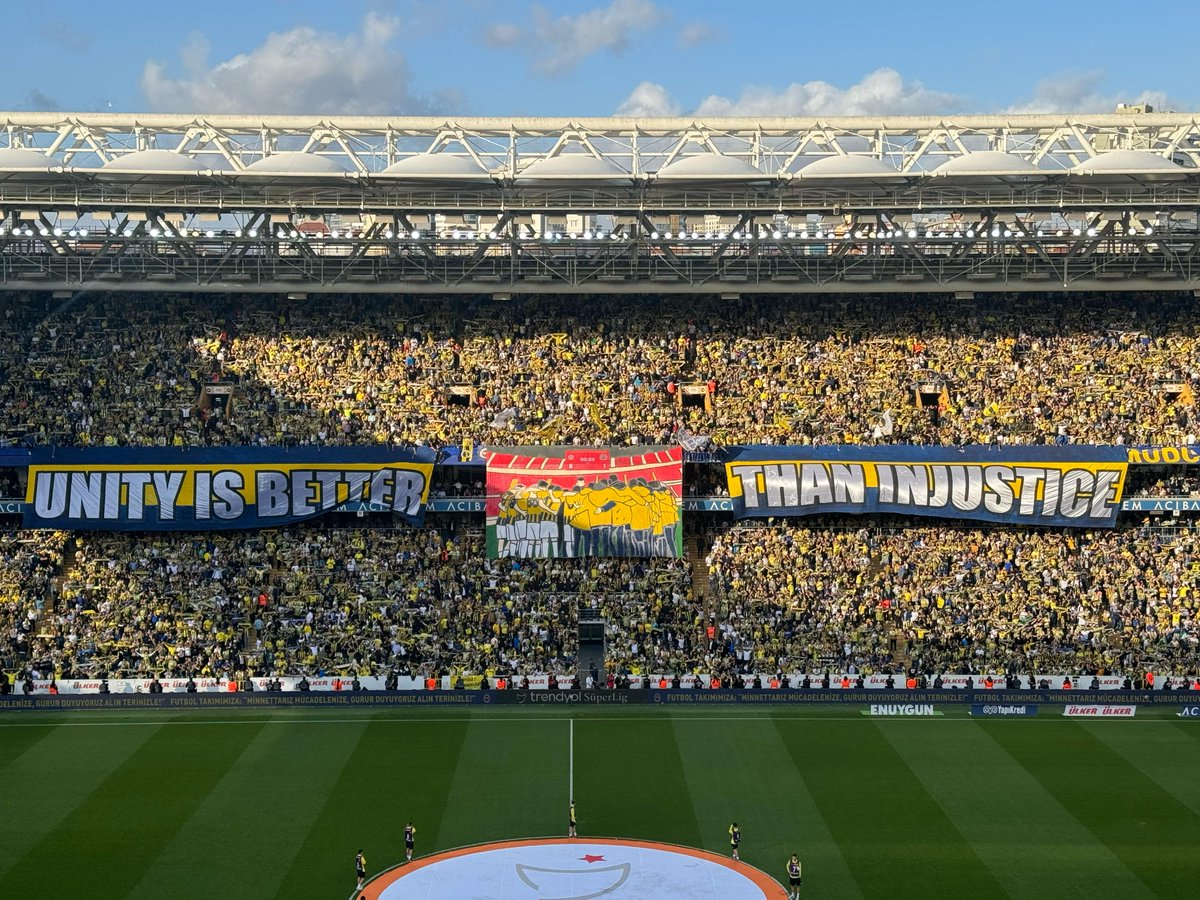 SportsDigitale's tweet photo. Fenerbahçe tribünleri. https://t.co/GrvgN4kgU8