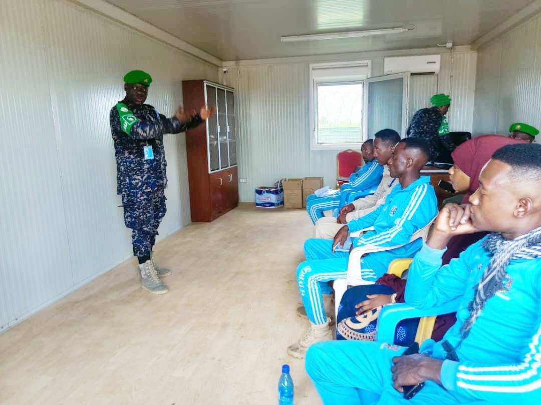 #ATMIS has commenced a five-day training for Hirshabelle police officers on investigating financial crimes and combating terrorism. ATMIS Police Lead Trainer, Assistant Superintendent of Police (ASP) Earnest Agbo, stated the course will equip officers with skills to detect money