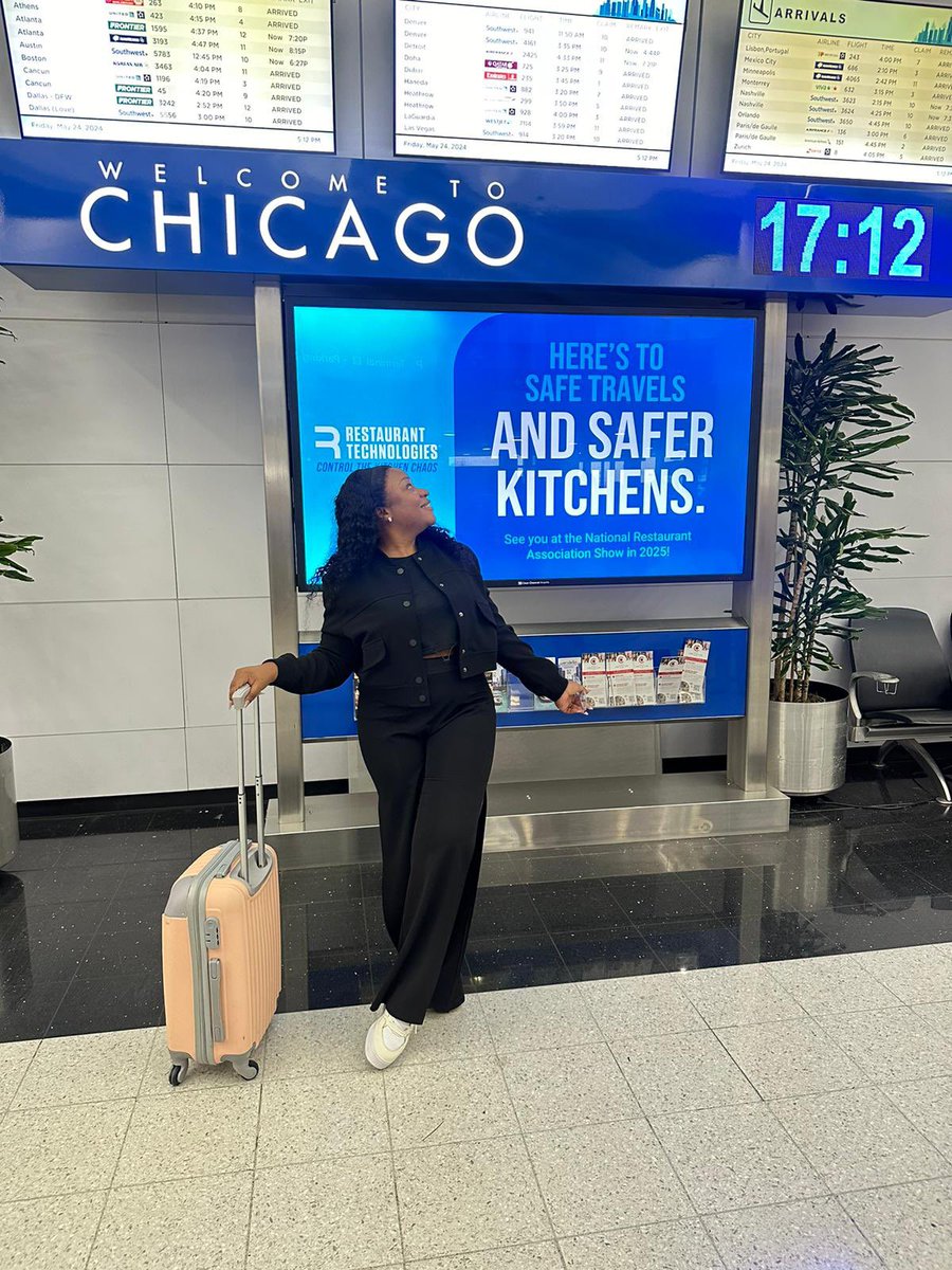 Miss V Candy tweet media