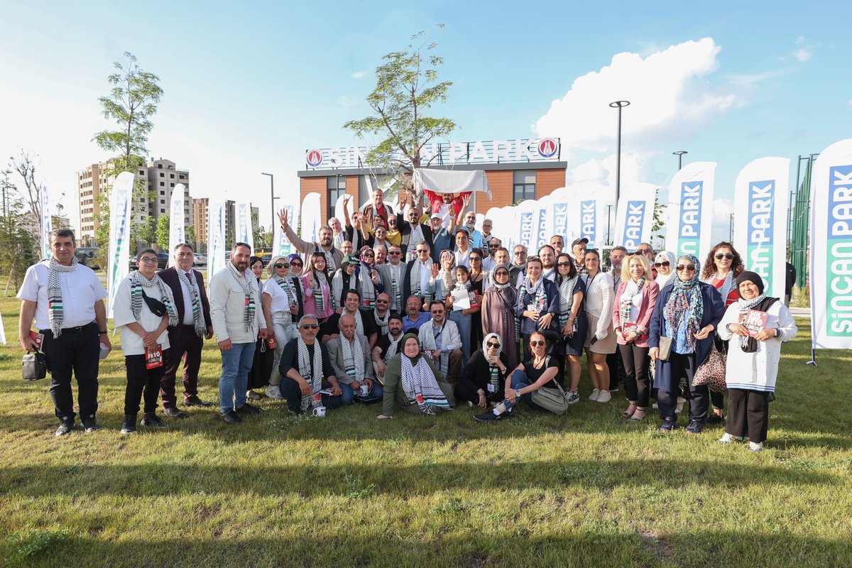 📍Sincan Park

Ankara’nın yeni cazibe merkezi Sincan Parkımızda Fetih 2023 Platformu ile keyifli bir söyleşi gerçekleştirdik. 

Katılımlarıyla bizleri onurlandıran değerli misafirlerimize teşekkür ediyor; Fetih 2023 Platformu üyelerine kıymetli çalışmalarında başarılar diliyorum.