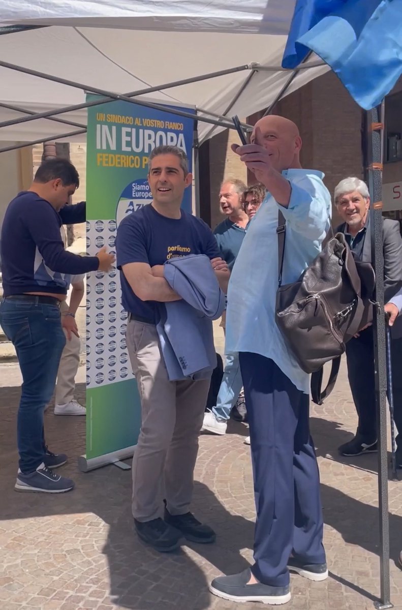 FedePizzarotti's tweet photo. Davvero una giornata splendida assieme al gruppo di AZIONE di Rimini e a tanti sostenitori che sono passati da piazza
Cavour per confrontarsi e immaginare insieme il futuro dell'Europa 🇪🇺

La Romagna e le sue città sono un valore aggiunto inestimabile per la nostra regione e per tutto il Nord Italia. Al Parlamento europeo sarò in prima linea per tutelare le imprese del settore turistico e creare nuove infrastrutture, incentivando i comparti della ristorazione, dell'hotellerie e dell'agroalimentare.

#scriviPIZZAROTTI #UnSindacolnEuropa
#SiamoEuropei @Azione_it