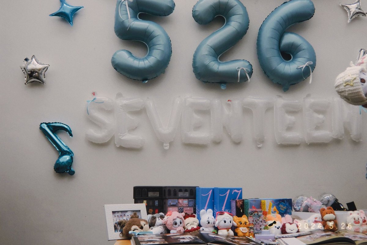 Favsoya1's tweet photo. My Sixth Cup-sleeve Event! ☆
Totally had a blast in this one, a very last minute idea but worth it. The deco and ambience here is splendid, I'm over the moon when I see all the SVT deco! The crowd is crazy... For the crews, please have a good rest! ♡#EverlastingMemorieswithSVT https://t.co/Ys0ddTjnDJ