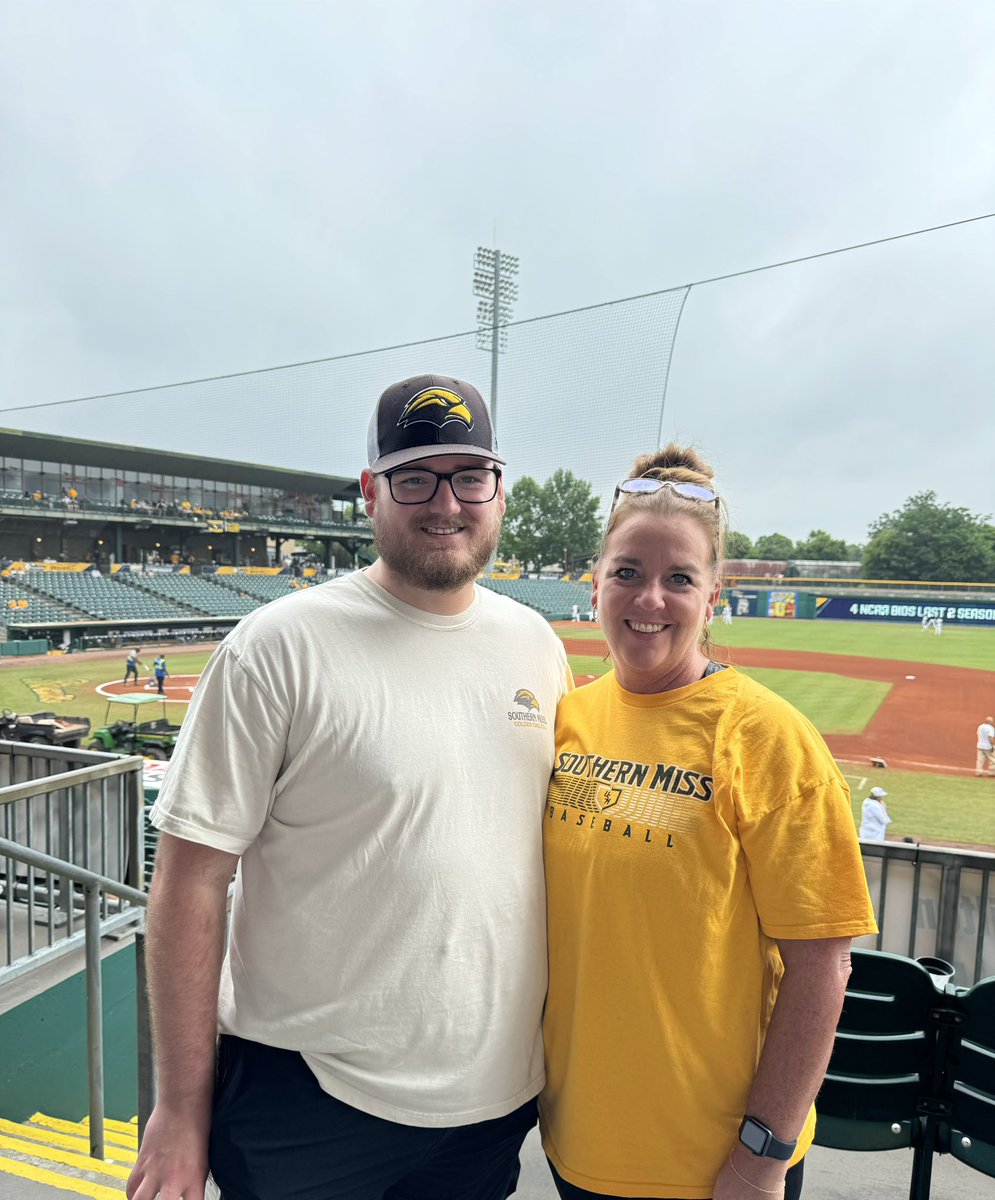 SoMissEagle's tweet photo. After a really long day yesterday with weather delays, Eagles in the championship game today!  Go Eagles!  #SMTTT 💛🖤💛🖤⚾️ https://t.co/be7sAj4i8m
