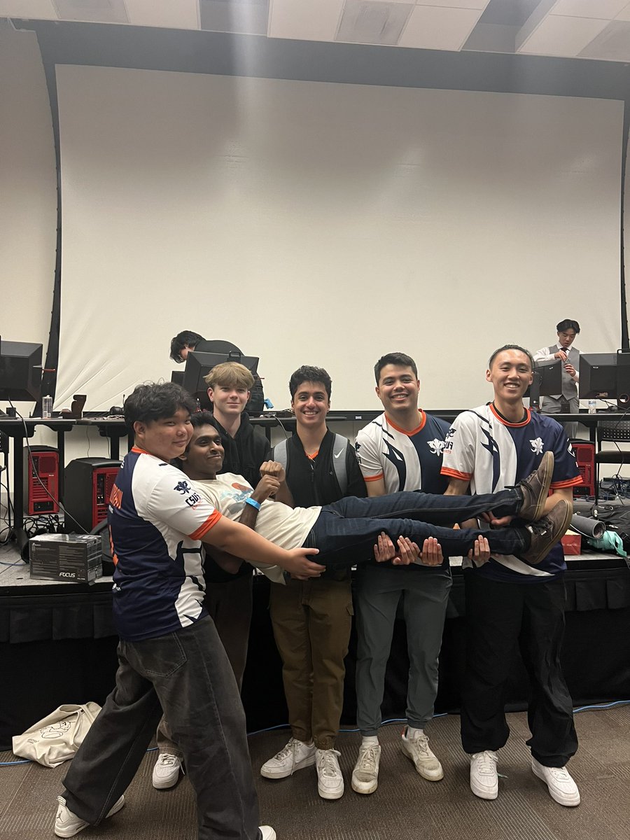 starIiIy's tweet photo. I've managed valorant teams for the last 4 years, and I'm finally done 🫡

To everyone who has crossed paths with me within this CSUF orange roster especially, you guys make me proud everyday. Continue your amazing journeys and remember you're forever my little babies. 

#TusksUp https://t.co/xiraVeZDYa