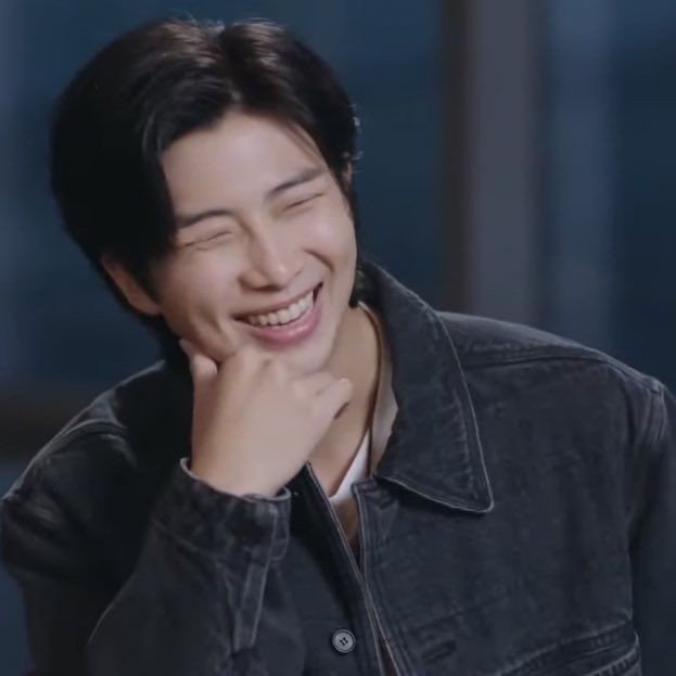 ggukkdoIIs's tweet photo. RT AND REPLY!!!!

FOREVER WITH NAMJOON  
WE LOVE YOU NAMJOON  
WE ARE PROUD OF NAMJOON
LETS STAY HEALTHY NAMJOON https://t.co/TF87ghUTyP