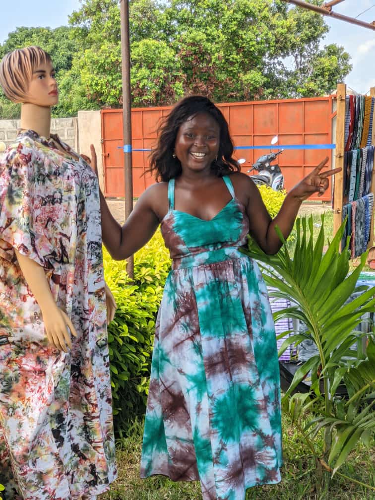 IYATANCol's tweet photo. Votre productrice préférée de pagne Batik vous souhaite une agréable soirée 😘 https://t.co/RqiOVeEvoo