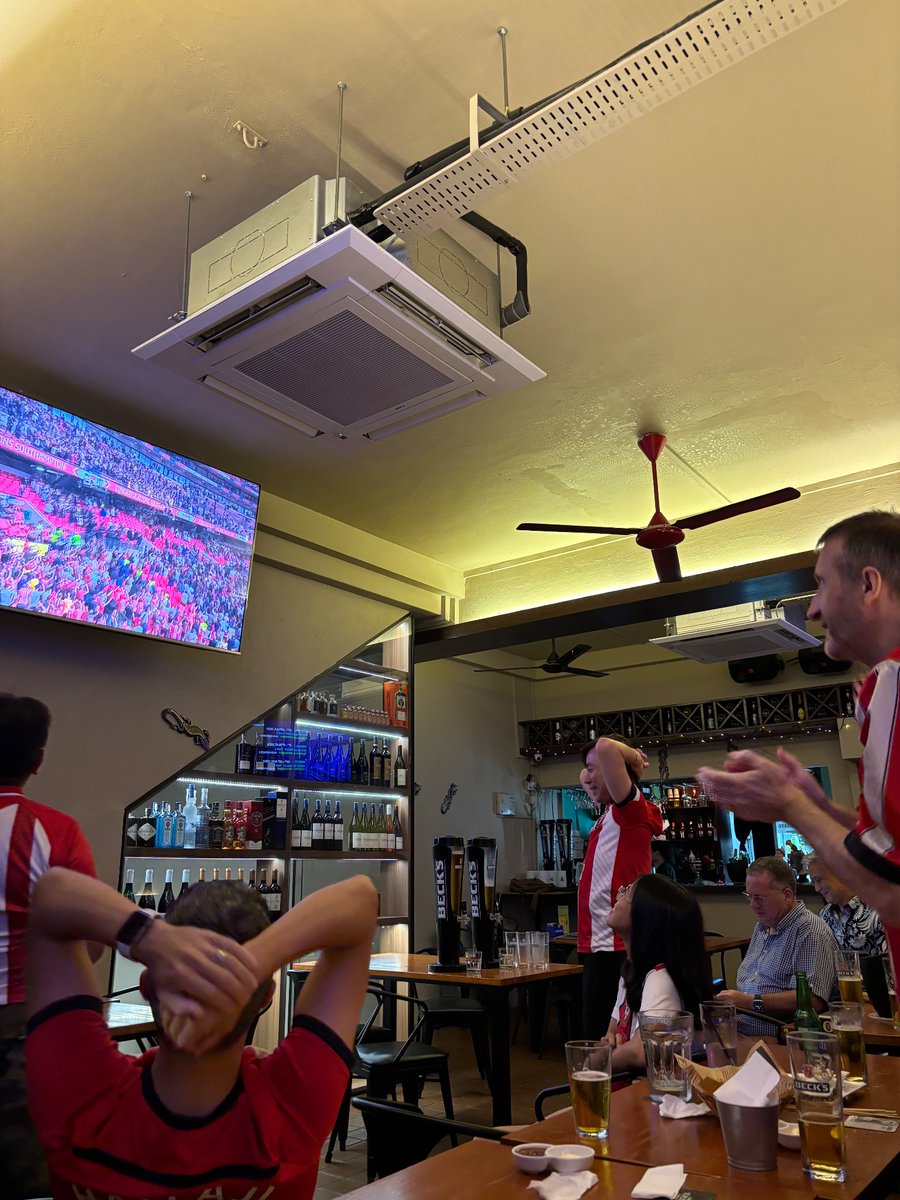 pearcematt's tweet image. From Singapore: We are back @SouthamptonFC