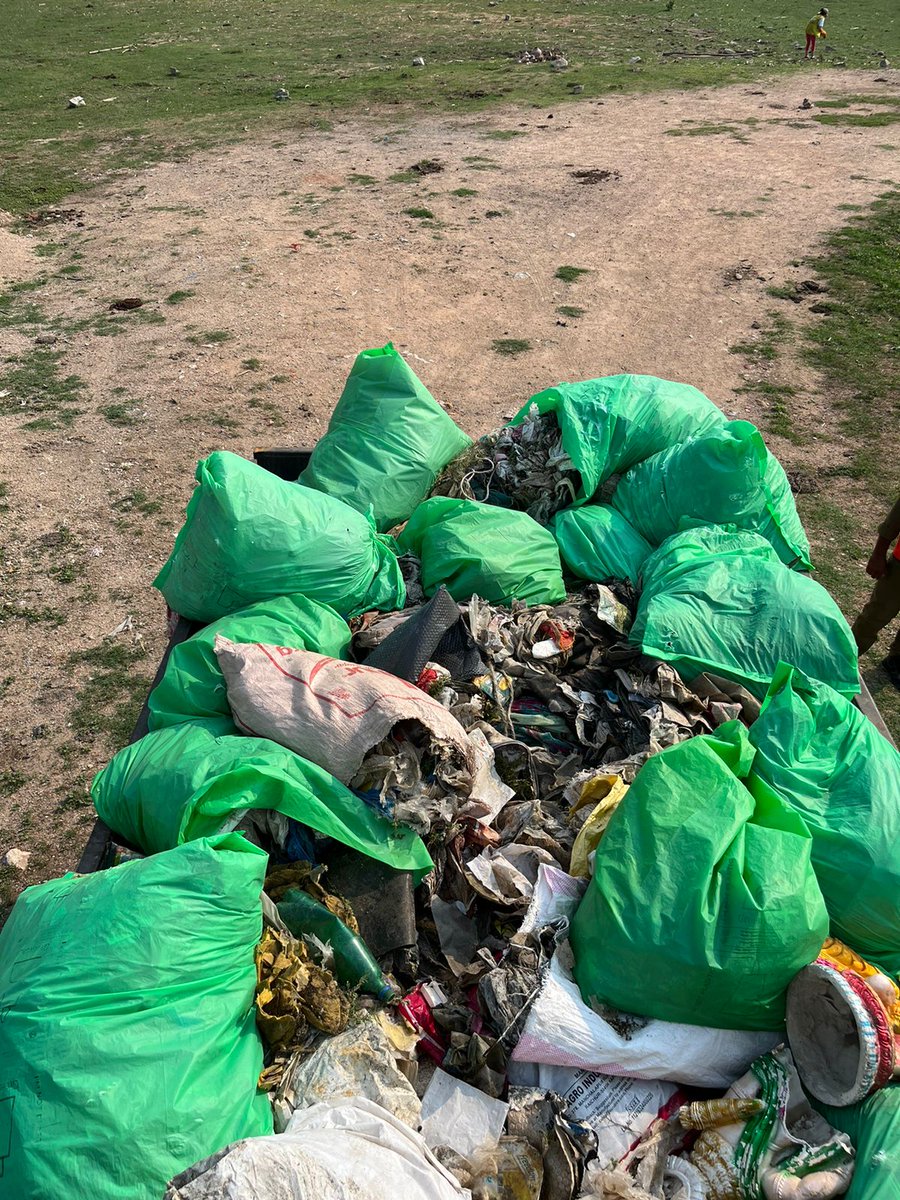 Community service on bicycle 🚲 

Thanks Team @savekapralake for initiating kapra Lake clean up

Thanks #cyclingcommunityofHyderabad
@vamsee123
#hyderabadCyclingRevolution
 @sselvan @manreddy @fenkomatt_org 
@Ravi_1836 @Anjani_Tsn @fenkomatt_org @CommissionrGHMC @GHMCOnline