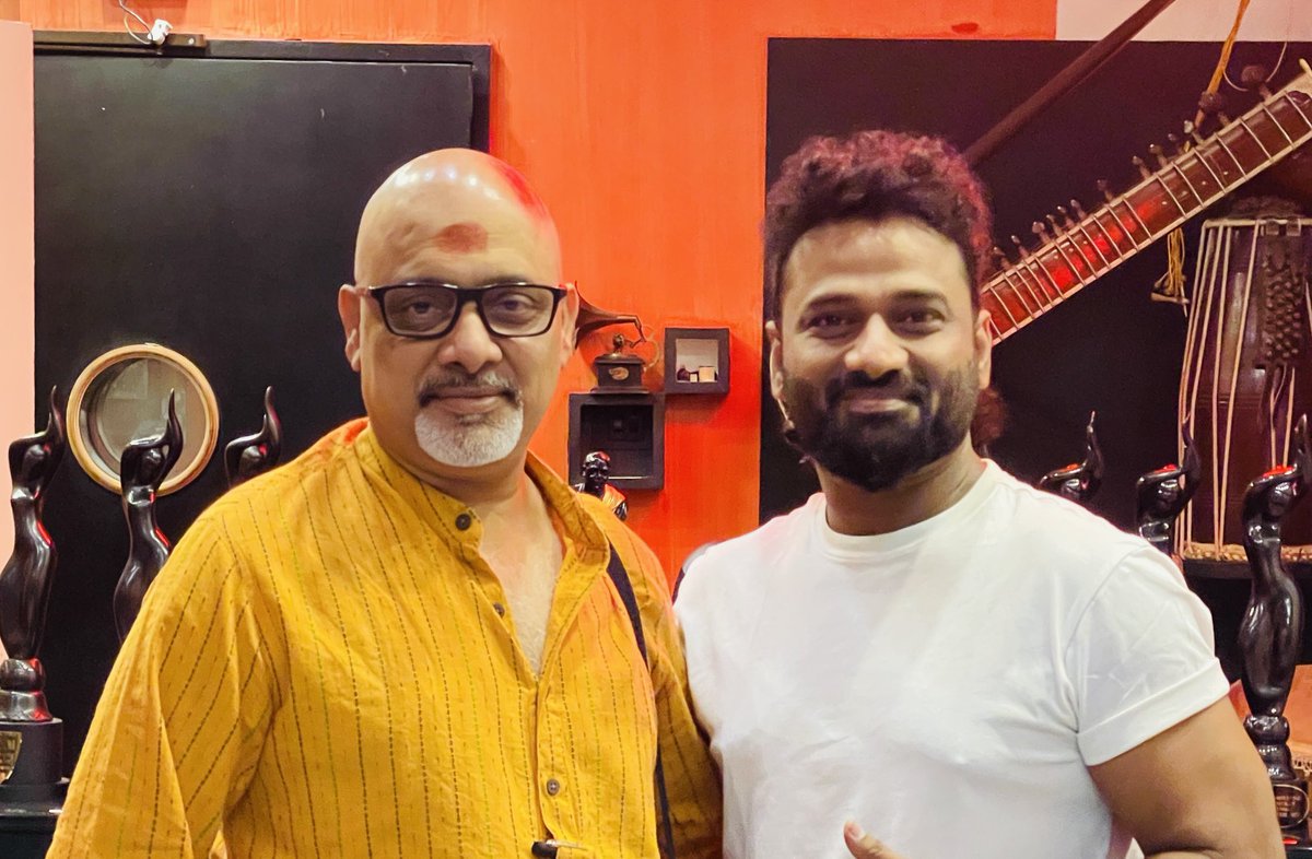 Today s DSP day…Love the meeting dear @ThisIsDSP saarvaarooo..thanks for the energy..Lets rock ❤️👍👍👍 Thanks dear @chandoomondeti and #BunnyVaas garu..cant express my happiness❤️👍 #ThandelTheThunder