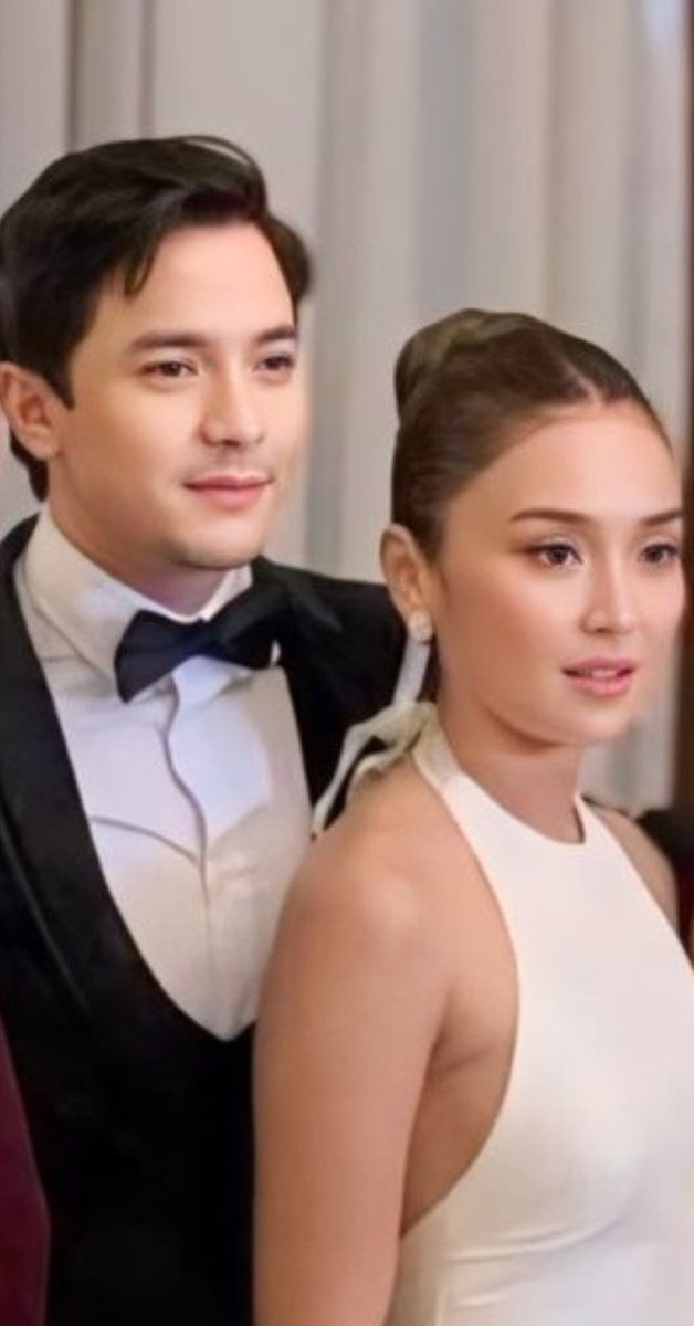 mahalkotoh2015's tweet photo. Best photos, ang gandang pagmasdan! bakit parang wedding pics ang datingan!  Congrats Kathryn for winning the FAMAS best actress! Congrats din Alden for the nomination! 

@aldenrichards02  @familyoftwofilm 
#ALDENxFAMAS
#ALDENRichards
FAMASxALDEN BestActorNom

ccto: https://t.co/bNL7h7qNmp