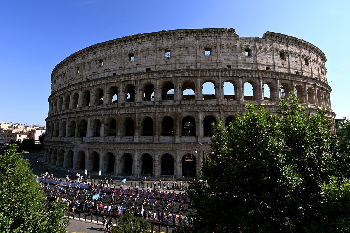 Postcard from Rome 😍 #Giro Photo: @GettySport