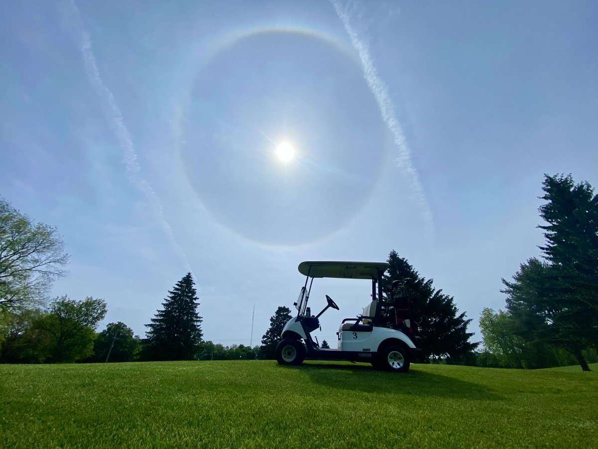 JeffBaurs's tweet photo. Halo of a day for some golf. 
Mullenhurst Golf Course 
May 26, 2024
Delton, Michigan
#SolarHalo #Golf #MullenhurstGolfCourse #Delton #Michigan #PureMichigan https://t.co/OhaUutMwR5