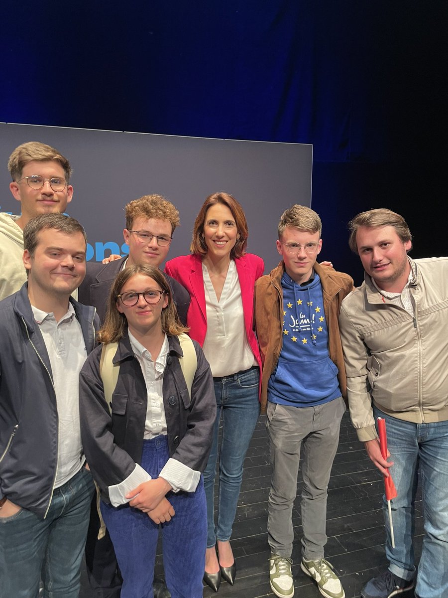 🇪🇺 Mercredi, nous étions présents à St Berthevin pour un meeting régional. 

L’occasion de rappeler notre #BesoindEurope et nos propositions fortes pour la jeunesse ou encore pour l’écologie, en présence de <a href="/ValerieHayer/">Valérie Hayer</a>, <a href="/GabrielAttal/">Gabriel Attal</a>, <a href="/ChristopheBechu/">Christophe Béchu</a> &amp; <a href="/sarahelhairy/">Sarah EL HAÏRY</a>.
