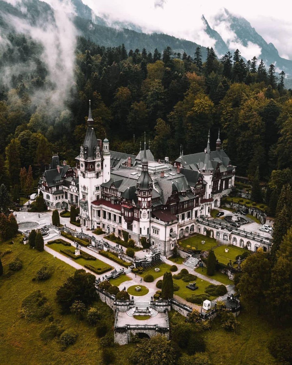 Pele Sina Castle, Sinaia, Romania 🇷🇴