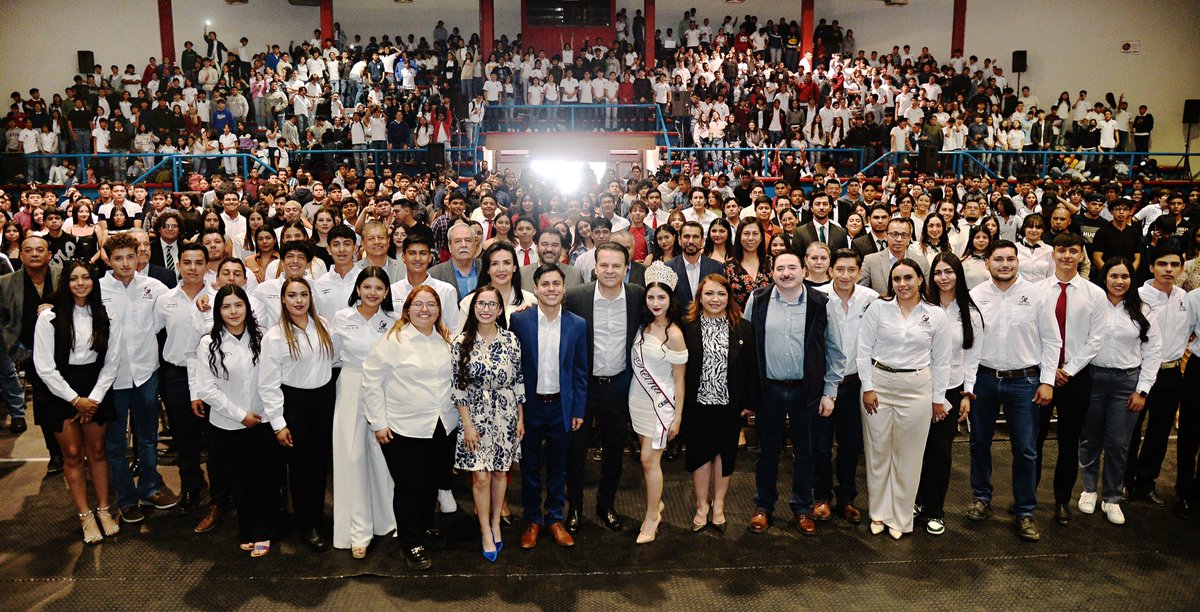 guillermoadamec's tweet photo. ¡Buenos días, amigos!
Les comparto mi colaboración de esta semana en @ElSoldeDurango 💻📰
📎 Aquí les dejo el enlace : https://t.co/8CQNFKGYij
✍️ Tocó escribir sobre el #DíaDelEstudiante, en el marco de la toma de protesta de las Sociedades de Alumnos de la #FETED 🧑🎓👩🎓 https://t.co/d83fdjDvDP