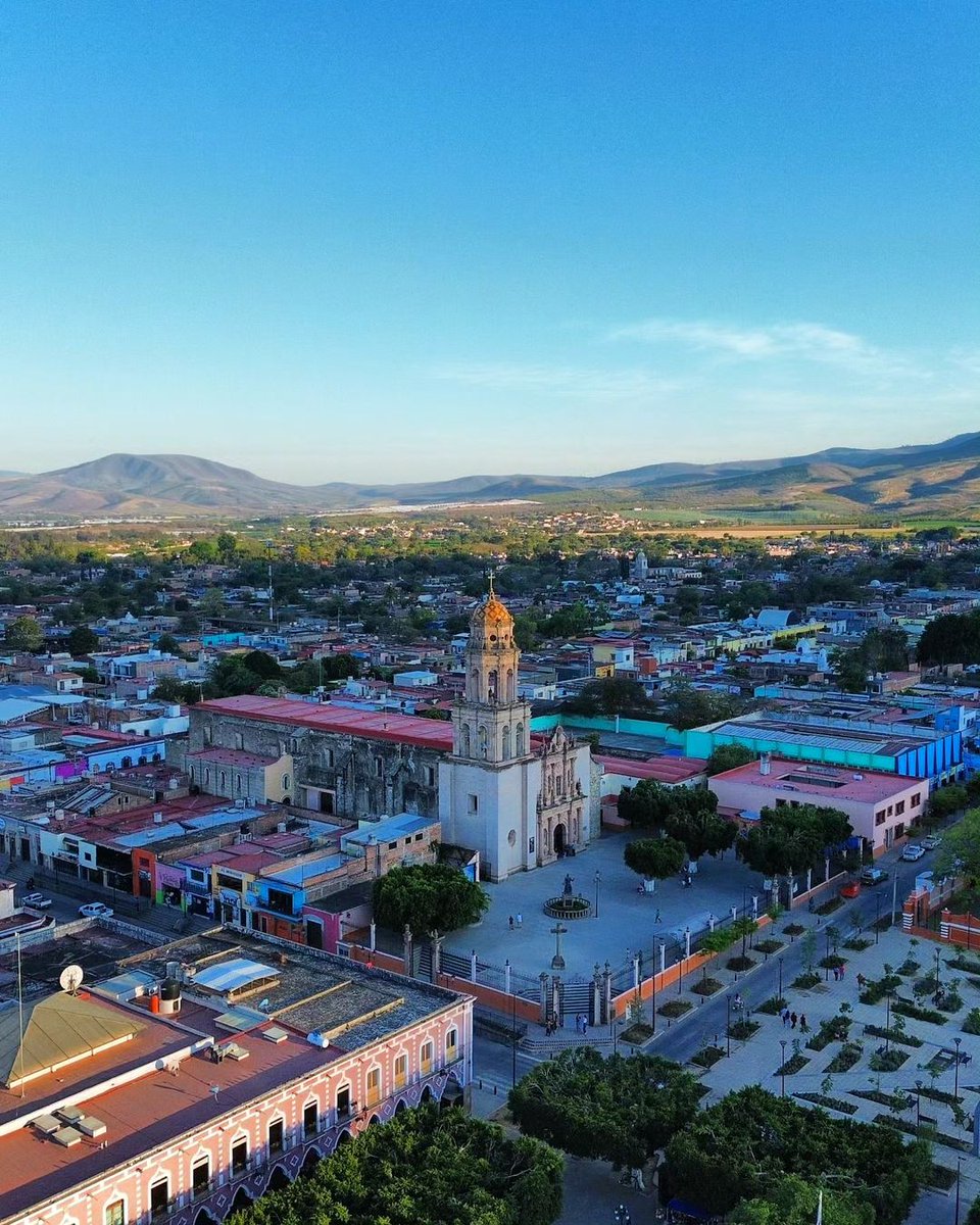 ¡Buenos días, Jalisco! ☀️ Así amanece en el bello municipio de Sayula. 📸 jafdeviaje