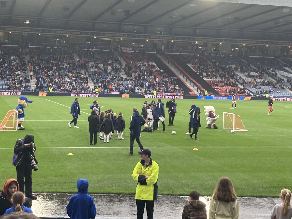 AHGilchrist's tweet image. Brilliant to see how many youngsters got the chance via @scottishgas to be Player Escorts at the @ScottishCup
They even got the chance to play on the pitch at half time in both finals and fair play to all the clubs for their mascots being such great sports!
#GetOutsideGetInvolved