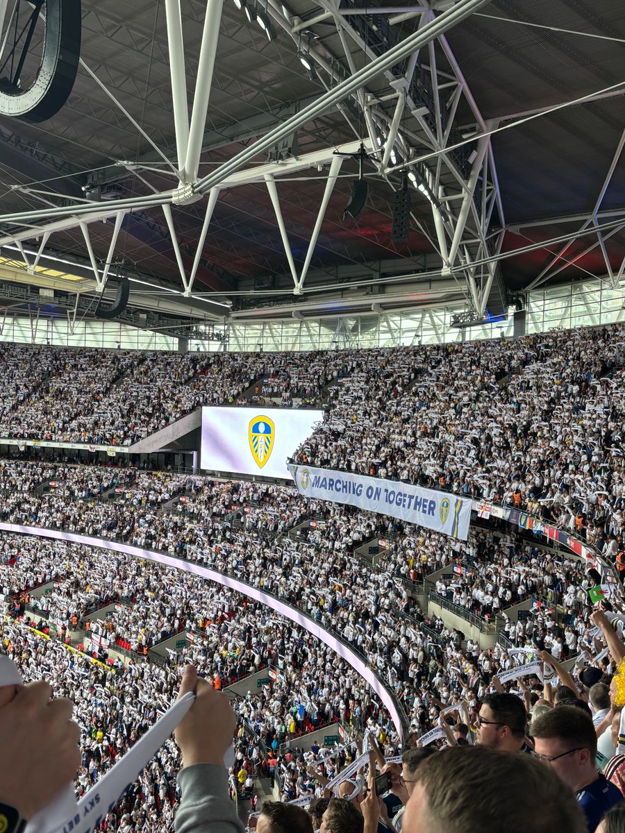 #LUFC fans did Leeds proud at Wembley #MOT #ALAW