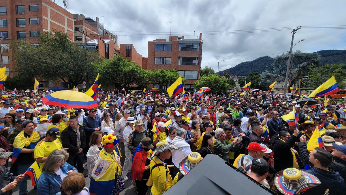 Nuestro Sindicato presente en la defensa de los héroes de Colombia. Este país no puede honrar guerrilleros y olvidar la fuerza pública.