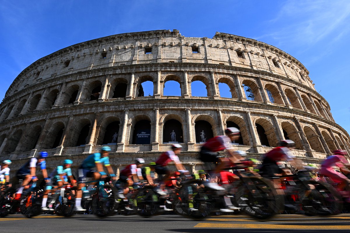 Ultimo Giro ! 🔔 #GiroDitalia 📸 @GettySport