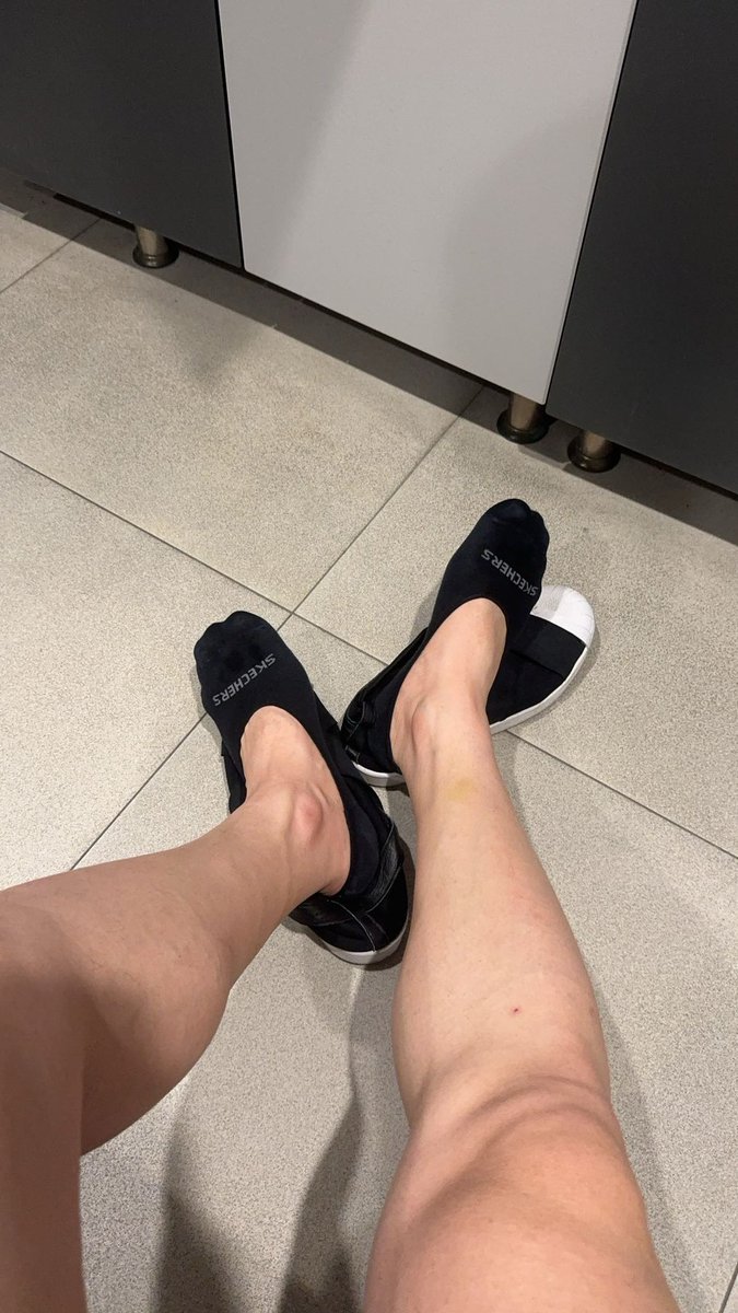 spor sonrası terli çoraplarımı kim koklamak ister köpekler hadi dmye gelin sadece istanbulda olanlar ve gençler öncelikli #feetworshi̇p #feetmaster #feetslave #master #slave #istanbulgay