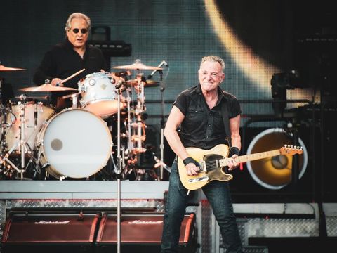 Bruce Springsteen, rinviati i concerti a Milano rockol.it/news-744738/br…