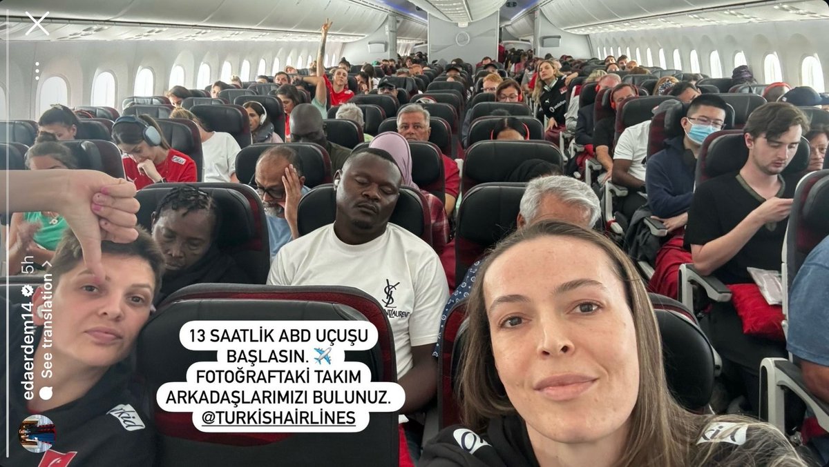 sechilx's tweet photo. Oyuncular cok hakli, gecene sene de ayni sey oldu, normal vatandas olarak biz bile programlarini bu kadar takip ederken, diyelim ki federasyonun hatasi, peki siz #turkishairlines neden onceden planlamaya yardimci olmadiniz, testisleri yok diye mi?? #FileninSultanları https://t.co/HDwnoBGeSb