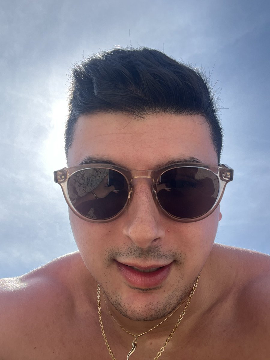 Maaaaaaangg's tweet photo. Good luck to my nephew (pictured)  @rangersuarez as he goes for his 10th win of the season with the @Phillies today. Mucho cervezas after the game sobrino https://t.co/gwPAzcbVaY
