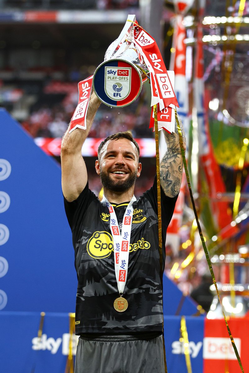 SkyBetChamp's tweet photo. 😇 Your match-winner, @SouthamptonFC fans! 😍

#EFLPlayOffs | #StepUp https://t.co/YlXGECAS6t