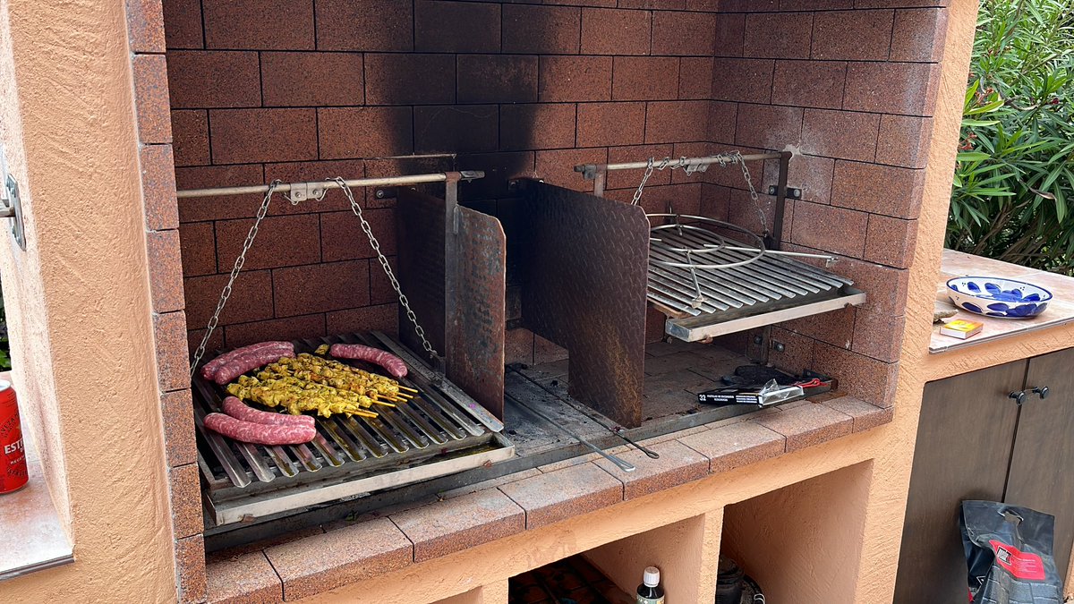 Loving the Portuguese grill , may have to build one