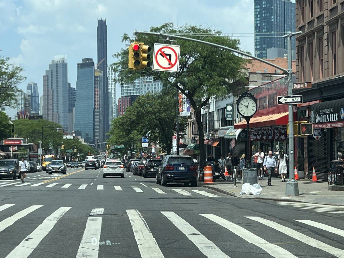 Been here a thousand times and never noticed this clock on the sidewalk at Flatbush and Sterling. Anyone know its story? 

cc/ <a href="/jeremylechtzin/">Jeremy Lechtzin</a>