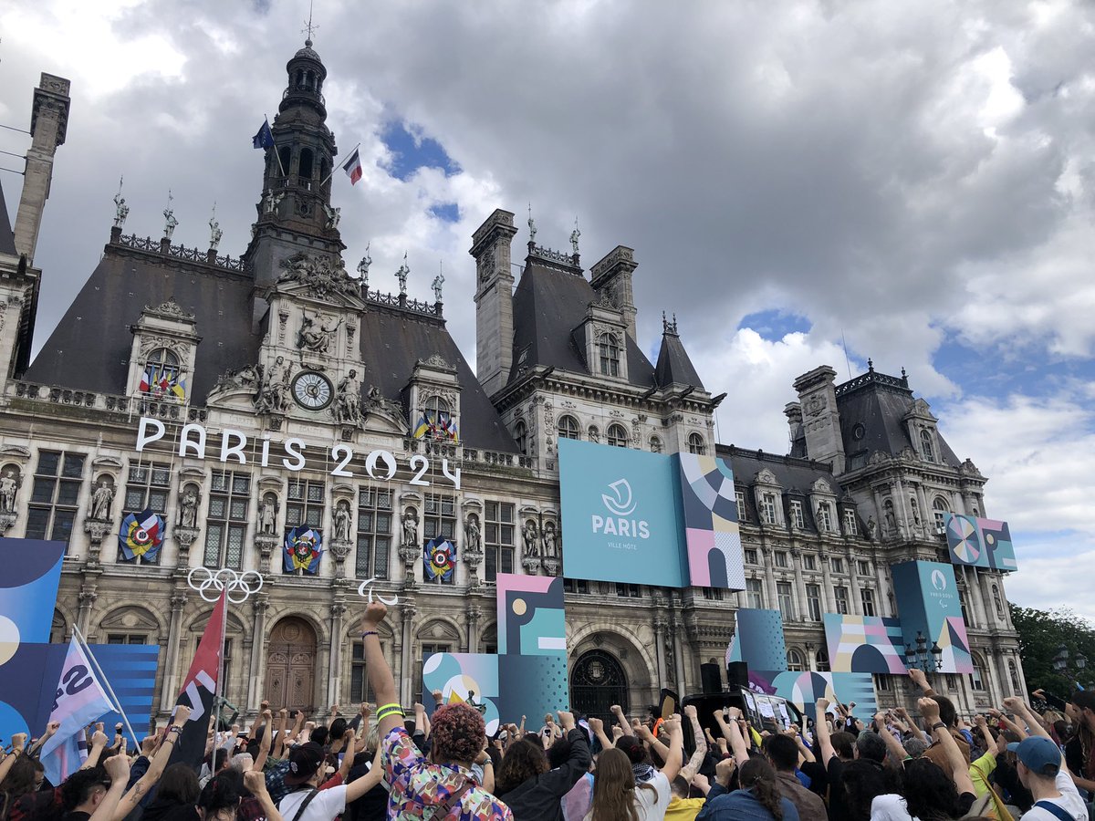 🏳️‍⚧️Avec l’@InterLGBT pour dire OUI aux droits fondamentaux et au respect pour les personnes #trans, STOP aux relents transphobes qui gangrènent notre pays, mais aussi l’Europe et au-delà.