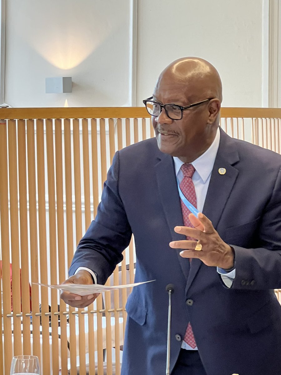 Helga Fogstad tweet media