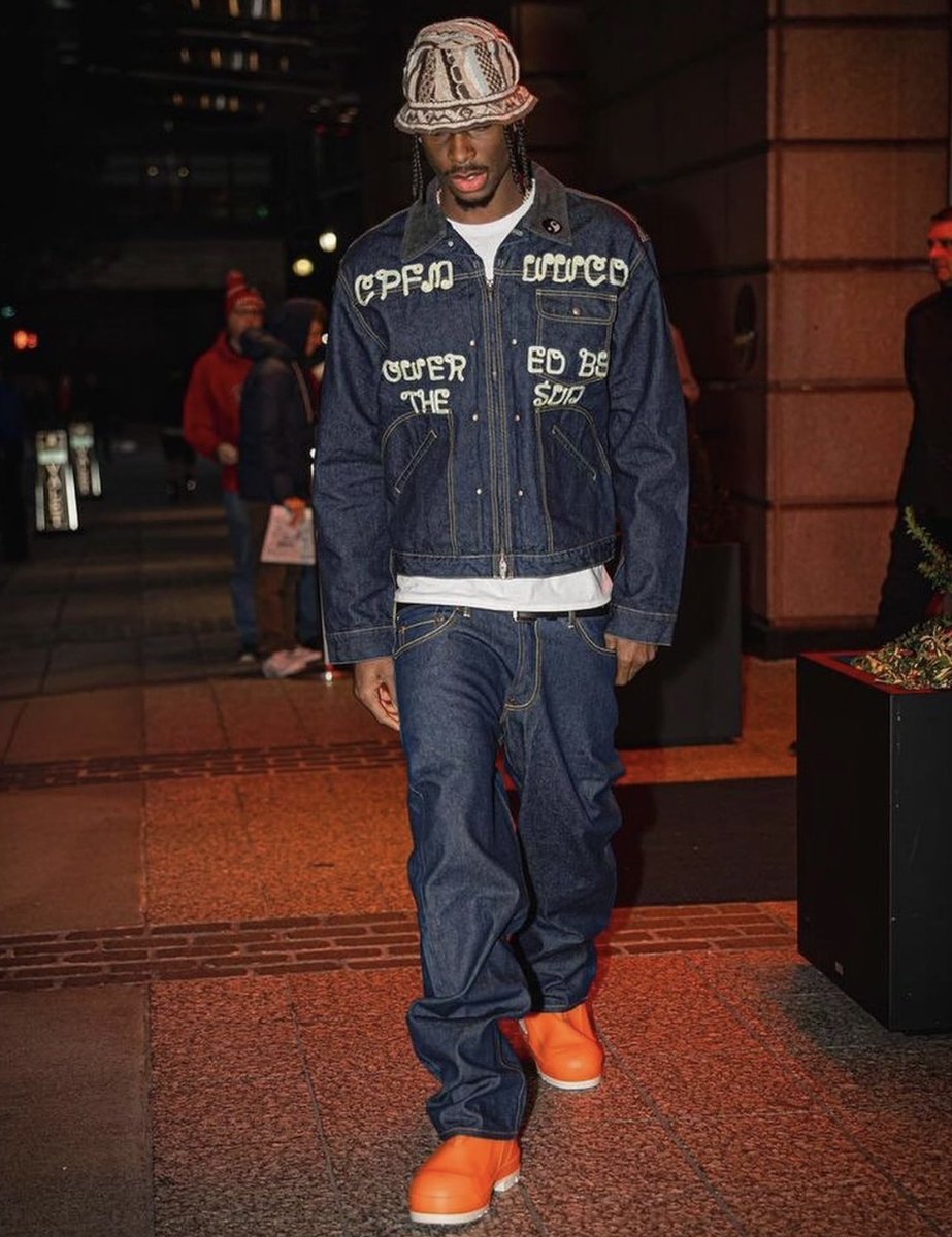 HardestFitPics's tweet image. Shai Alexander in cactus plant FM &amp;amp; Evisu jeans, 2024