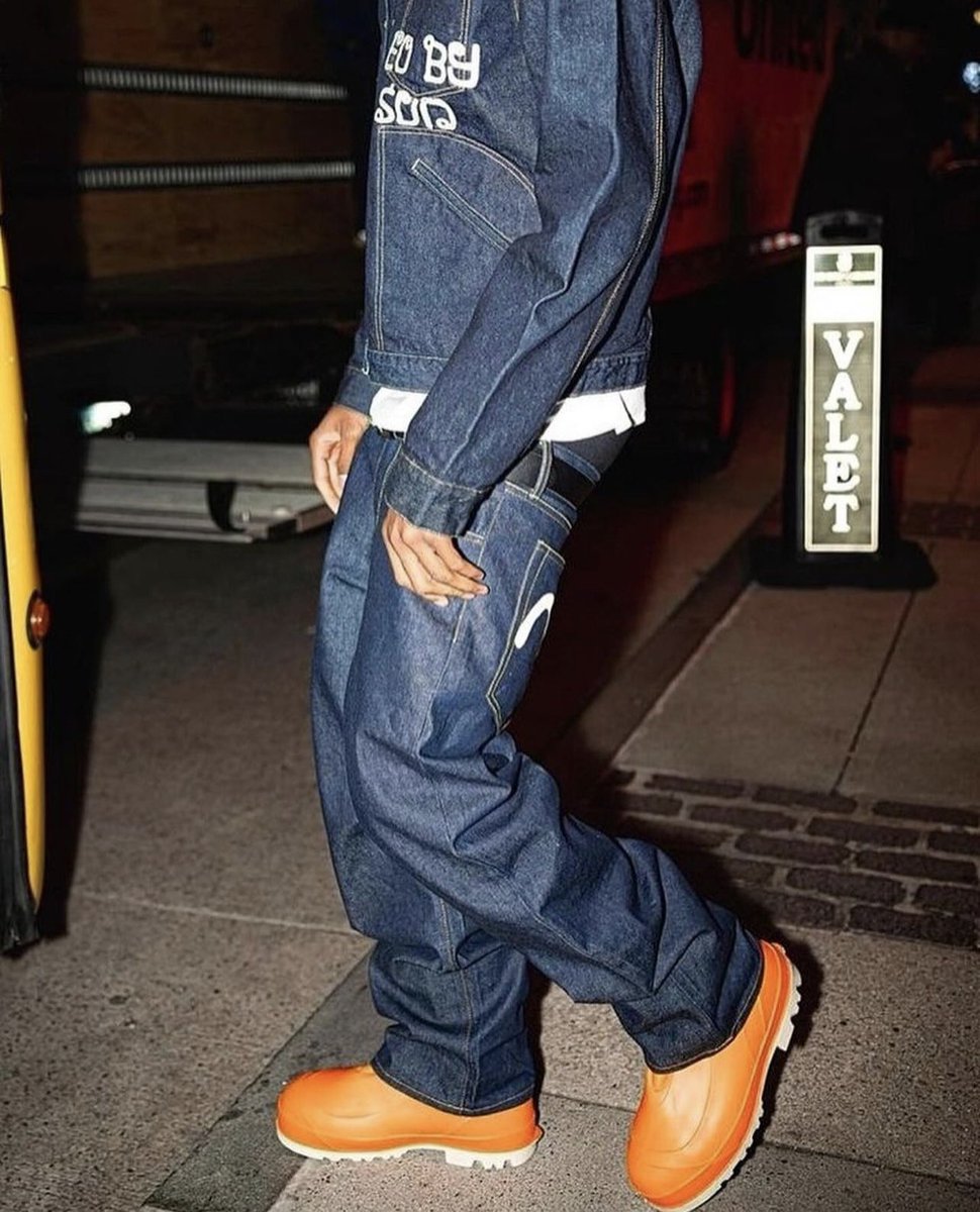 HardestFitPics's tweet image. Shai Alexander in cactus plant FM &amp;amp; Evisu jeans, 2024