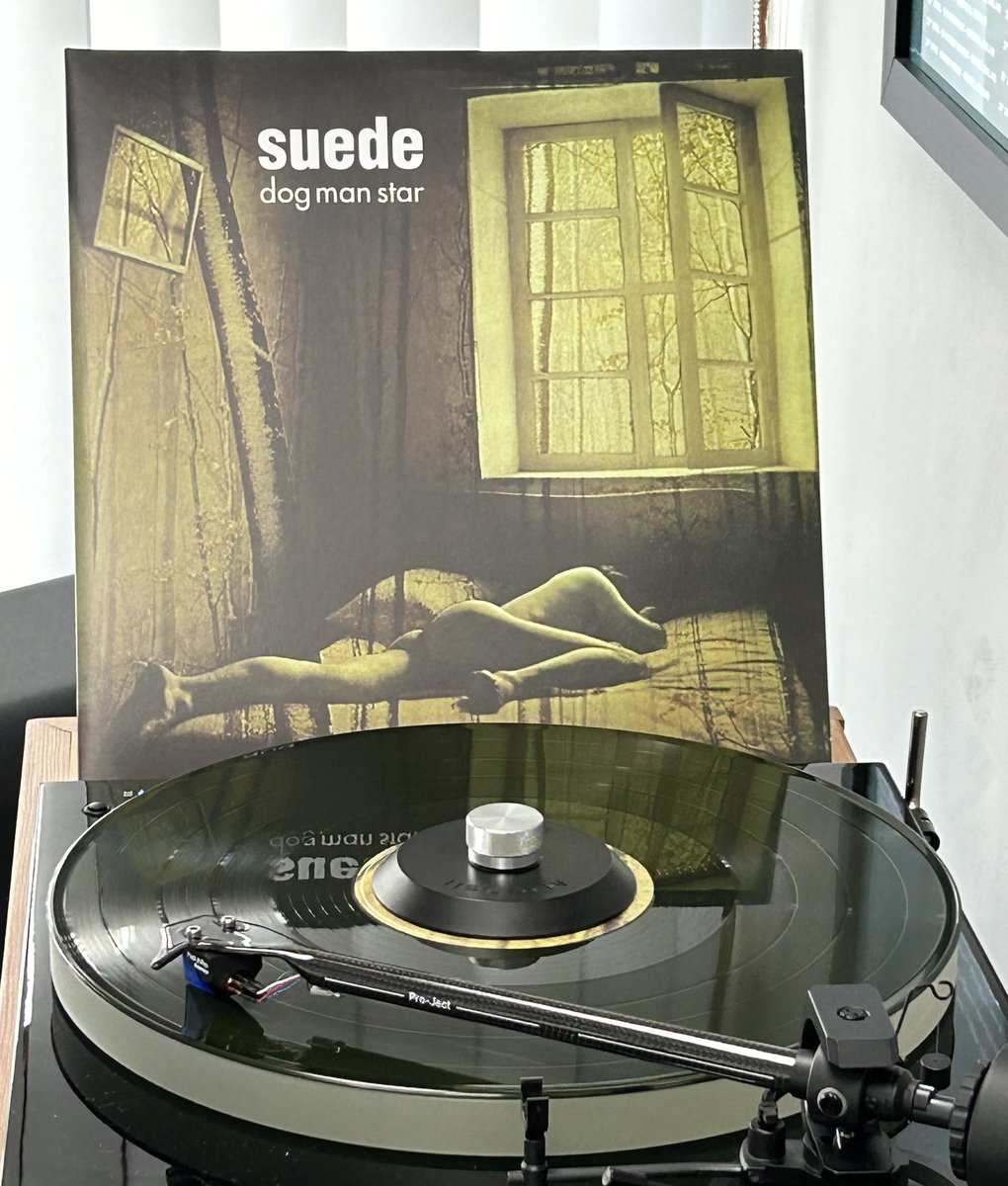 My Suede pick for #5albums90s2

Their sophomore album Dog Man Star is a dark, theatrical and atmospheric masterpiece, firmly in my top 10 albums of all time this is assured of my no.1 position in this unbelievably strong semi..