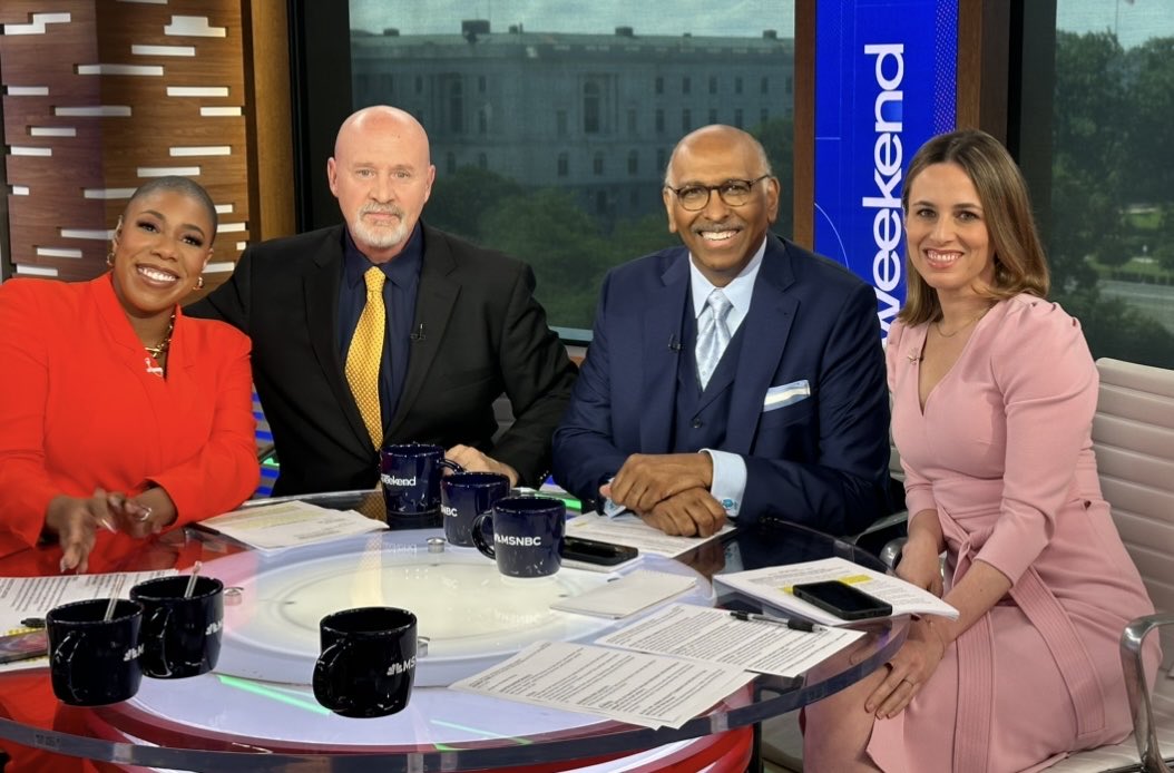 Had a great time being on set in DC this morning with these wonderful folks. ⁦@SymoneDSanders⁩ ⁦@MichaelSteele⁩ ⁦@AliciaMenendez⁩ ⁦@TheWeekendMSNBC⁩ ⁦@MSNBC⁩