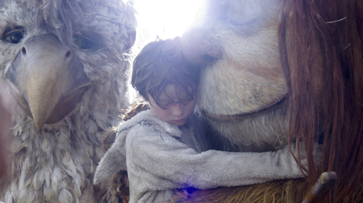Deividruan3p's tweet photo. É meio triste que o Spike Jonze tenha se afastado do cinema, pois ele conseguia acessar um espectro emocional muito direto em seus filmes e isso sempre elevado pelo visual. Mesmo lidando com temas infantis e mais lúdicos, ele não caía em convenções expositivas. Escolhia ser + https://t.co/GETHPOqveP