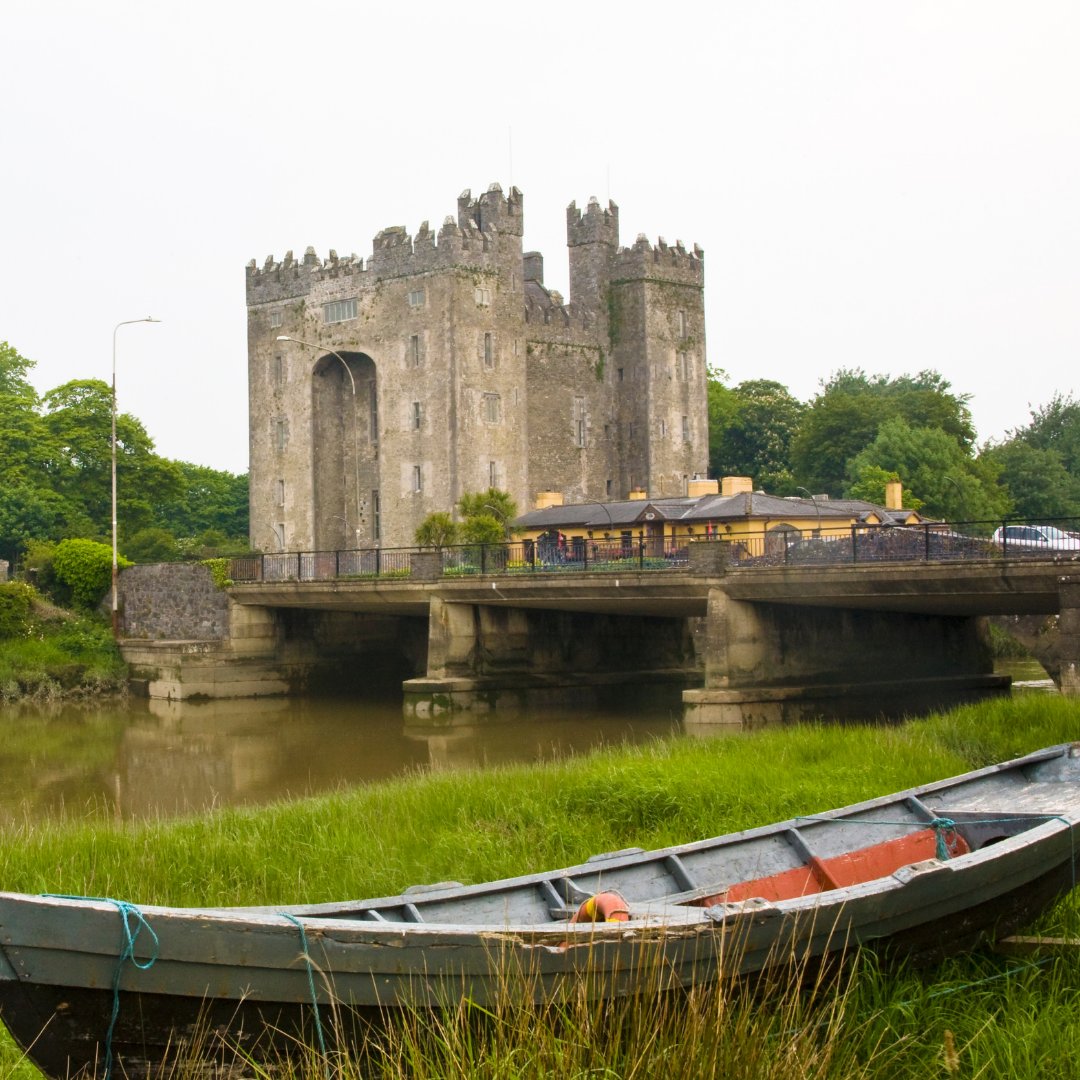 📜 Explore Bunratty Castle's history, from Norse camps to Norman fortresses! 🏰

📍Bunratty Castle & Folk Park, Co Clare

Courtesy of alantobey

 #ireland #bunrattycastle #travel #countyclare #bunrattyfolkpark #visitireland #bunrattycastleandfolkpark #wildroverdaytours