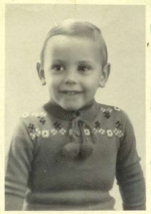 26 May 1939 | Dutch Jewish boy, Carel Gans, was born in Amsterdam. He was deported to #Auschwitz from #Westerbork in February 1944. He was murdered in a gas chamber after arrival selection.