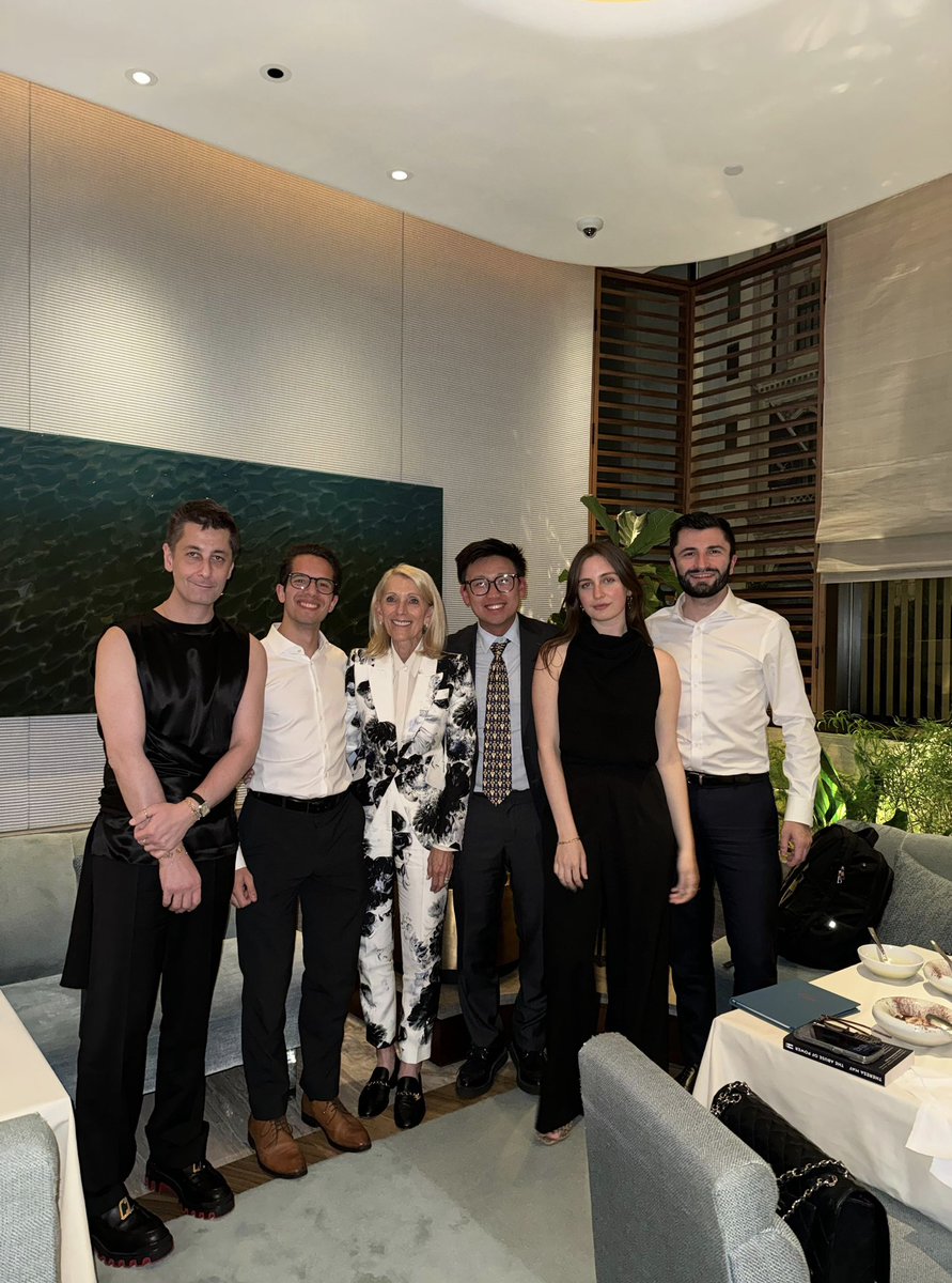 It was great pleasure to reconnect with some of our young leaders alumni in London with Board Member Jean Baderschneider. Together, we continue to shape the future #NGIC #youngleaders