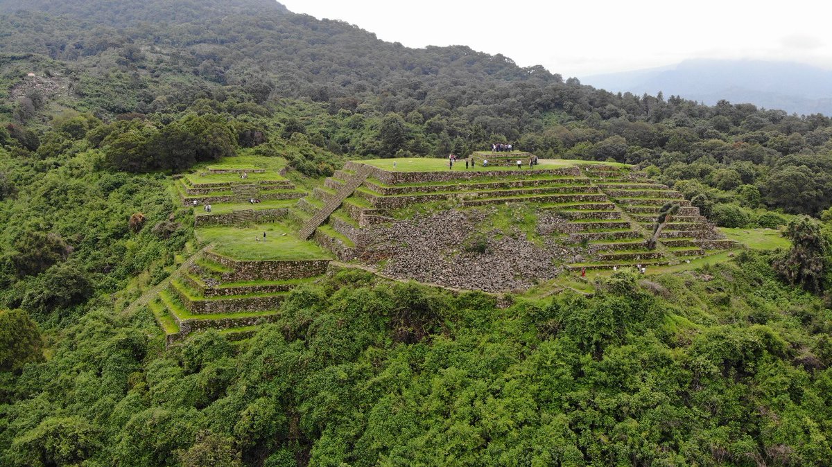 #SabíasQué... La Pirámide más alta en Michoacán tiene 40 metros de altura.
La encuentras en Zona Arqueológica de San Felipe los Alzati, en el valle de Zitácuaro.
#Michoacán #elAlmadeMéxico