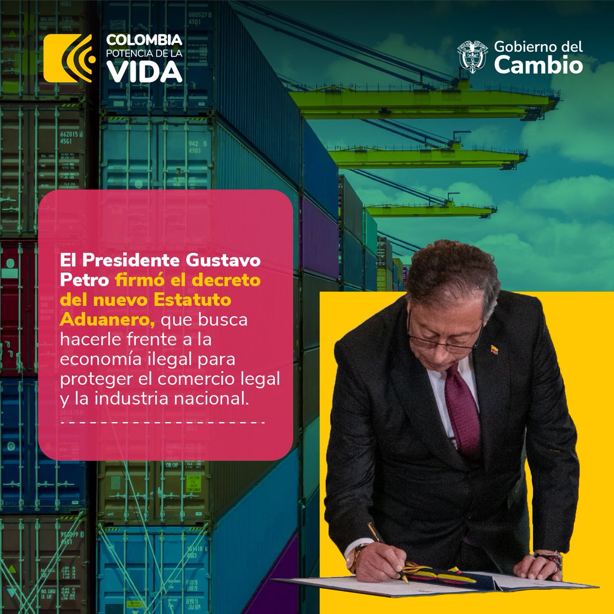 infopresidencia's tweet photo. Esta semana, el Presidente @petrogustavo firmó el decreto del nuevo Estatuto Aduanero.

Este modifica la actual normativa aduanera con el objetivo de aumentar las acciones contra el contrabando y fortalecer la seguridad en los lugares de arribo de las mercancías.

Además, se corregirán fallas que aprovechan los contrabandistas para traficar mercancías y robar billones de pesos.