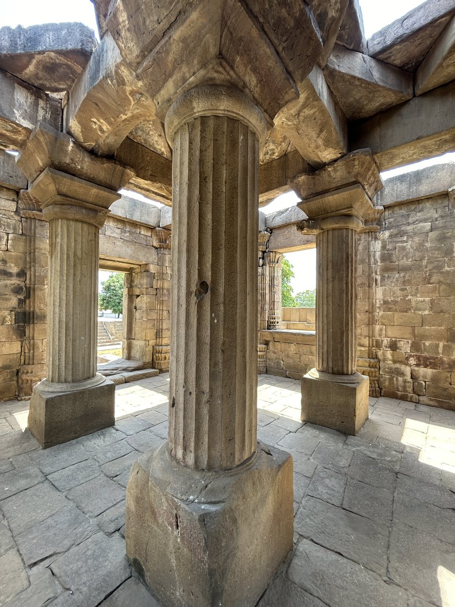 nikhil_anthal's tweet photo. "The pillars of the 10th-century Shiv temple stand as silent sentinels of ancient devotion."
#ancient #temple #architecture #amazingjammu #heritage #culture #duggar #history #stone #nagarastyle #mahadev #shivtemple #hindu https://t.co/uK5BX8n12X