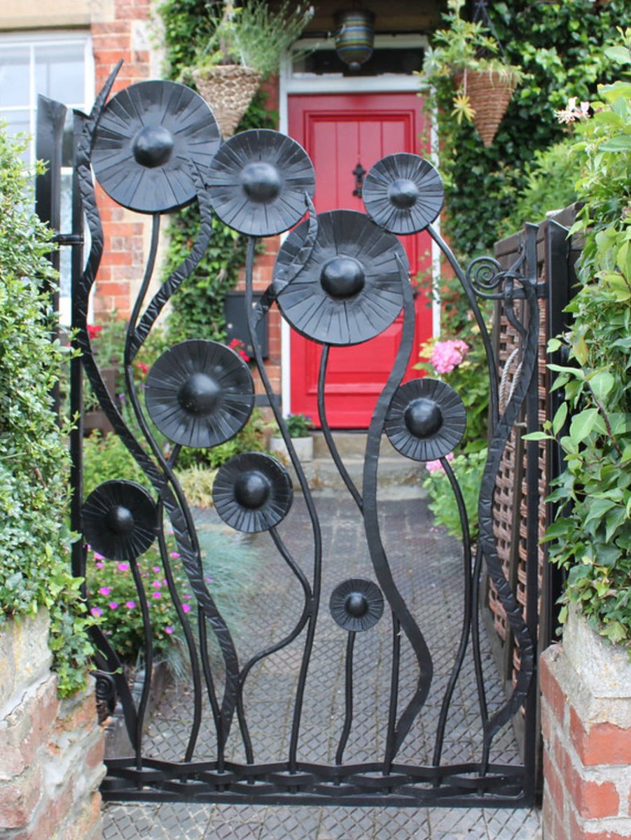 LoveOfGates's tweet photo. #alphabetchallenge #WeekU U is for Unique blacksmith made gate #lovegates https://t.co/6gpcrYe9LN