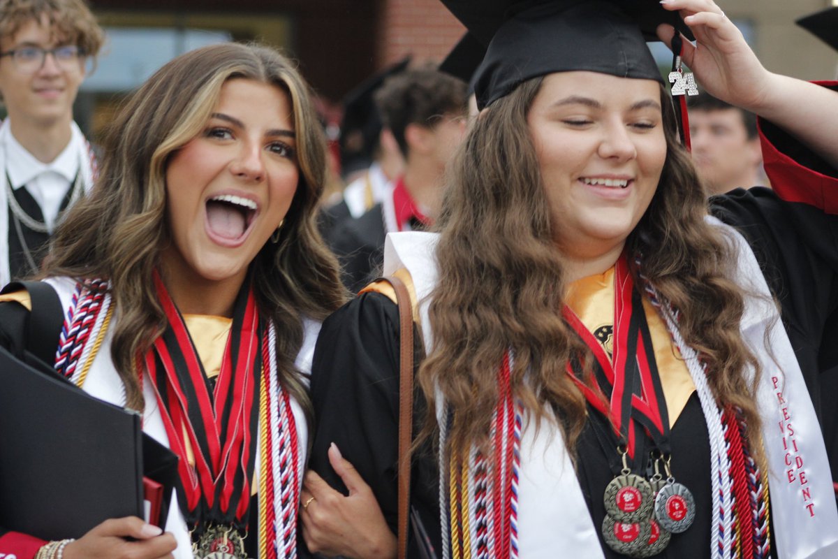 See Facebook or Insta for more graduation pics ❤️🤍🩶🖤

Insta - tchslibrarycards
Facebook - Lillian B. Clark Library