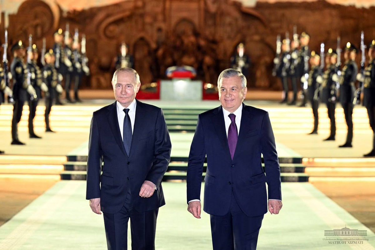 🇺🇿@KremlinRussia visits #NewUzbekistan Park🇷🇺

During his state visit to #Uzbekistan, #President #Putin, accompanied by @president_uz #ShavkatMirziyoyev, visited the New Uzbekistan #Park in #Tashkent.

#Uzbekistan #Russia #Diplomacy #CulturalExchange #StrategicPartnership