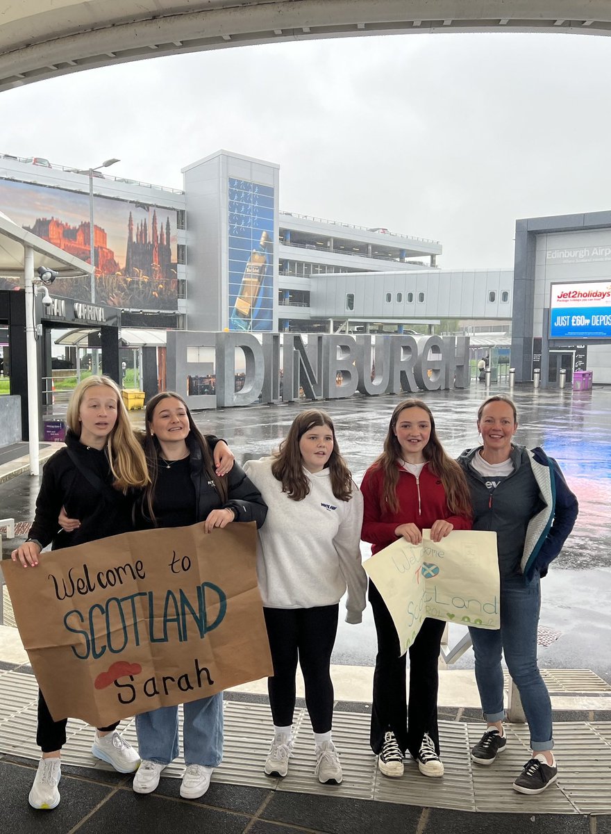 It’s definitely a change of weather for our @TVS_Trojans partners as they arrive into a rainy Edinburgh! We hope you have a wonderful time with your exchange families and looking forward to welcoming you onto @stgeorgesedin campus after the Half Term break. 🇺🇸✈️🏴󠁧󠁢󠁳󠁣󠁴󠁿