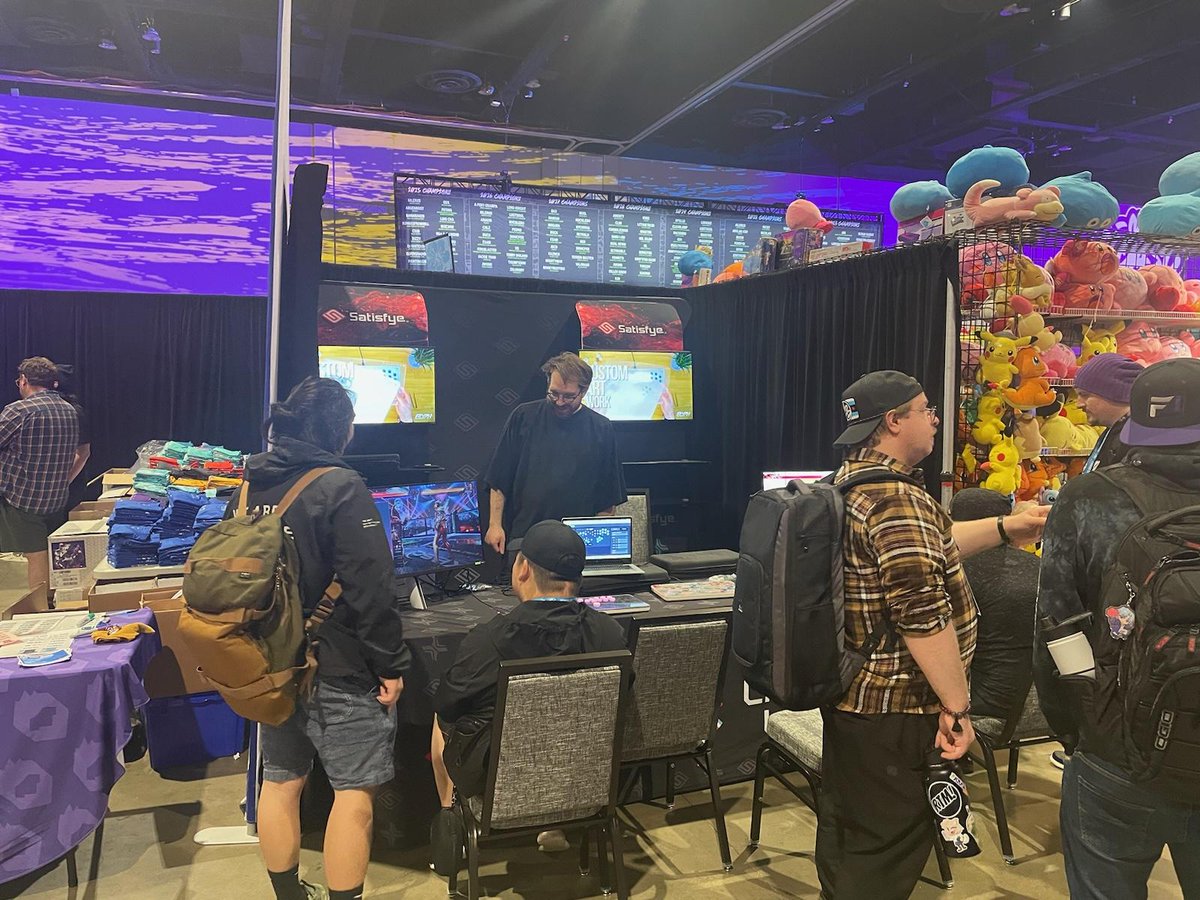 LimitLabsInc's tweet image. We are vending!!!
Come check us out by the TO Command Center at Combo Breaker !!
